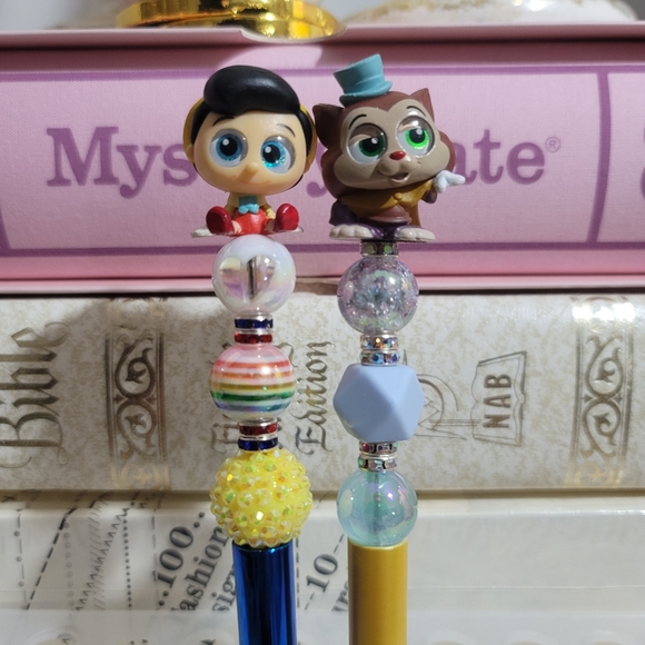 DISNEY DOORABLES PINOCCHIO Gideon the Cat Set of 2 Beaded Pens - Picture 6 of 10